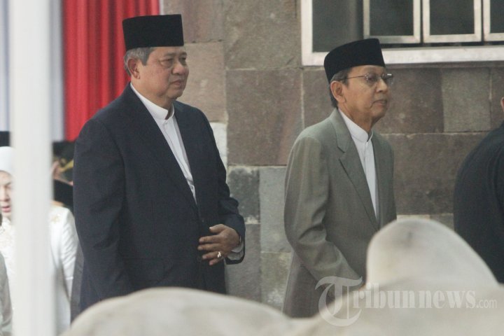 Presiden SBY dan Wapres Boediono Serahkan Hewan Kurban