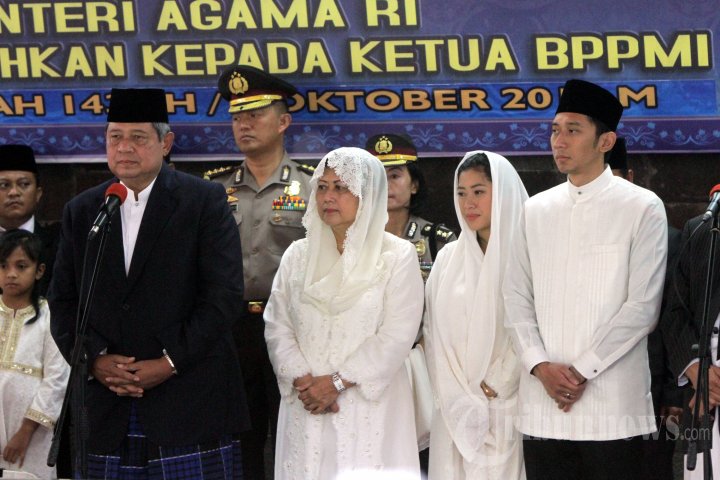 Presiden SBY dan Wapres Boediono Serahkan Hewan Kurban
