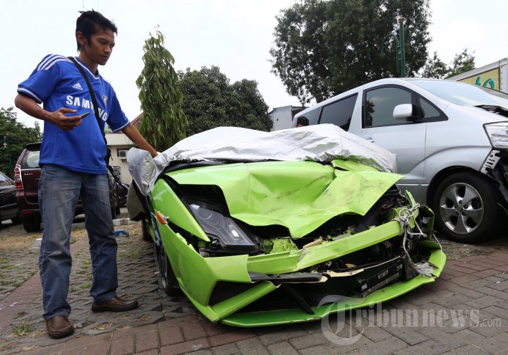 Lamborghini Hotman Paris Terlibat Kecelakaan