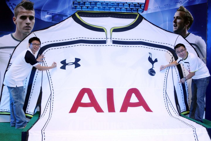 AIA Hadirkan Jersey Raksasa Tottenham Hotspur