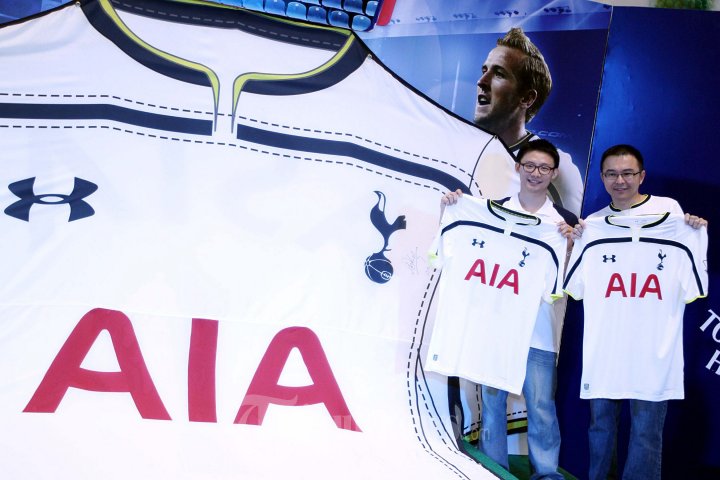 AIA Hadirkan Jersey Raksasa Tottenham Hotspur