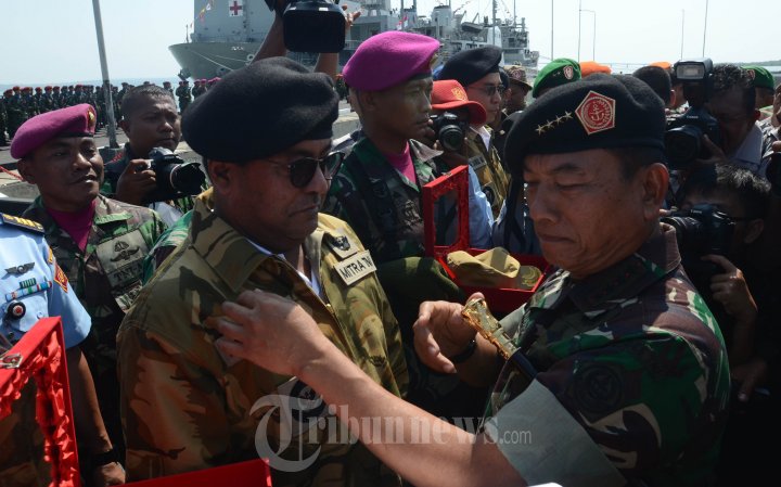 Panglima TNI Lakukan Upacara Pembaretan 29 Gubernur
