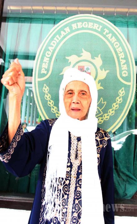 Fatimah Nenek di Tuntut 1 Milyar