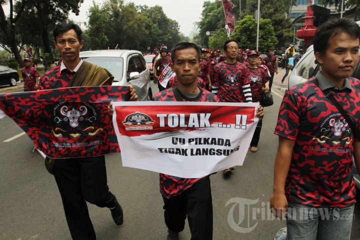 Unjuk Rasa Laskar Dewaruci Ajukan Gugatan UU Pilkada