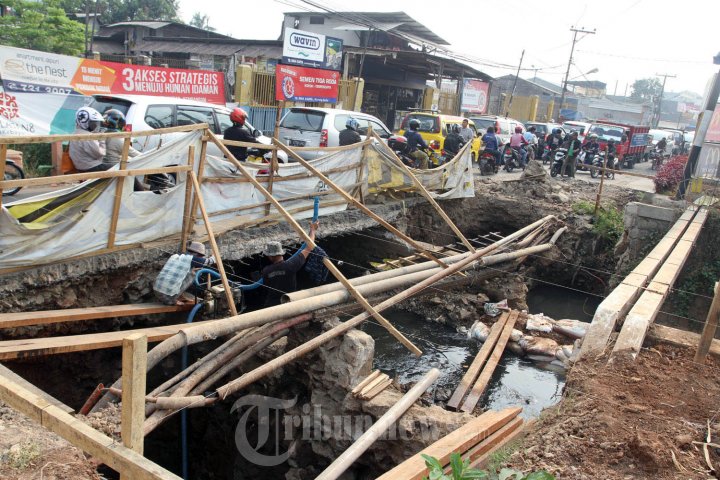 Pengerjaan Jembatan Kali Mulya Mangkrak Karena Ada Goib