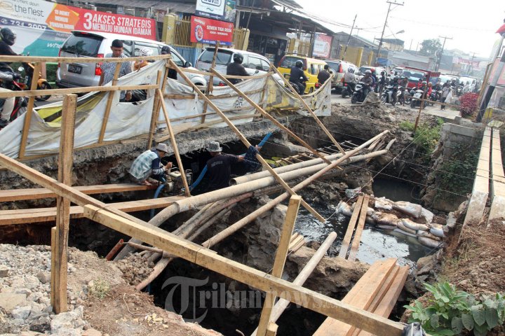Pengerjaan Jembatan Kali Mulya Mangkrak Karena Ada Goib
