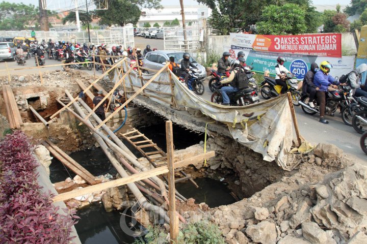 Pengerjaan Jembatan Kali Mulya Mangkrak Karena Ada Goib
