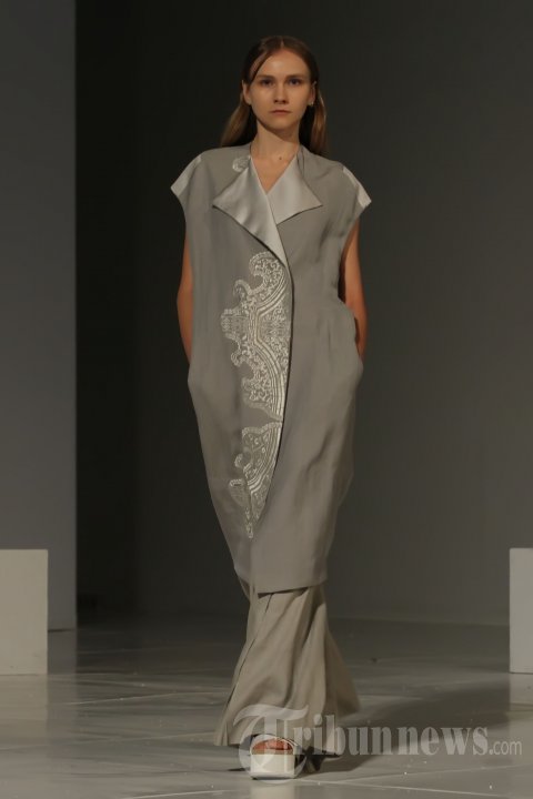 Fashion Show Karya Sapto Djojokartiko