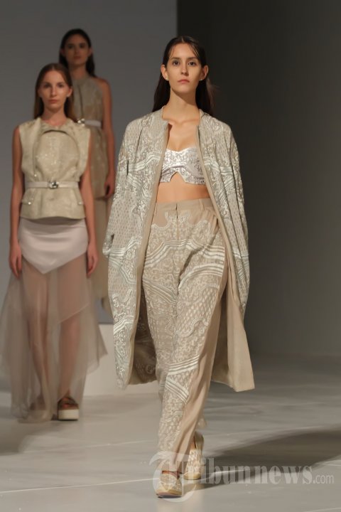 Fashion Show Karya Sapto Djojokartiko