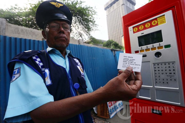 Parkir Meter Menggunakan Kartu Prabayar