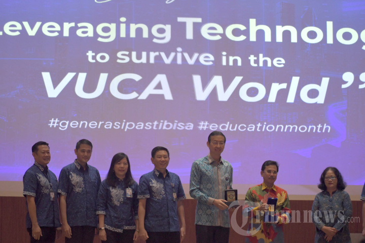500 Mahasiswa UNAIR Ikuti BCA Berbagi Ilmu