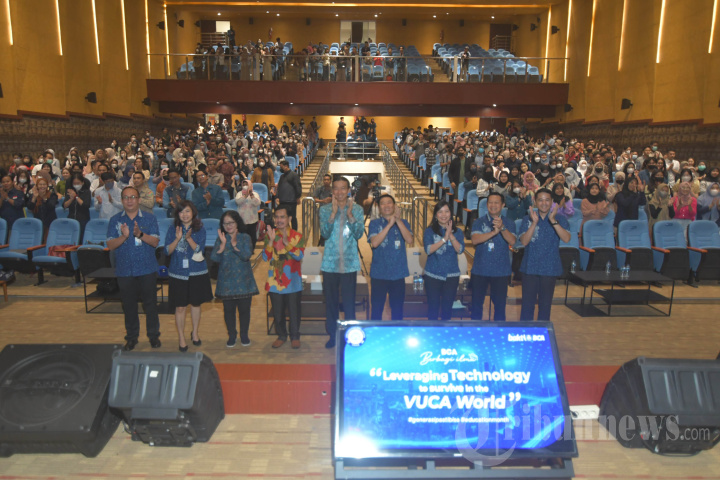 500 Mahasiswa UNAIR Ikuti BCA Berbagi Ilmu