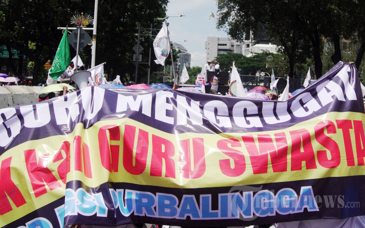 Aksi Guru Swasta di Kawasan Monas