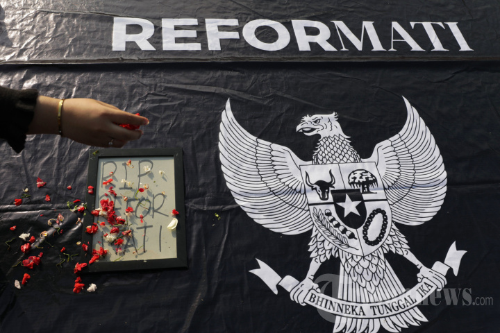 Aksi Kamisan 28 Tahun Reformasi