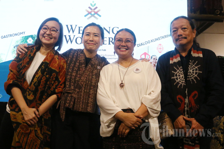 Angkat Ekonomi NTT Lewat Pameran Weaving Wonders