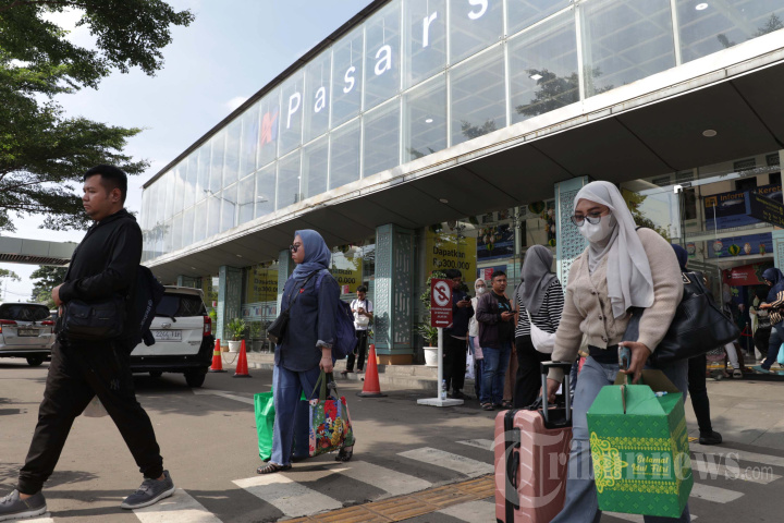 Arus Balik di Stasiun Pasar Senen