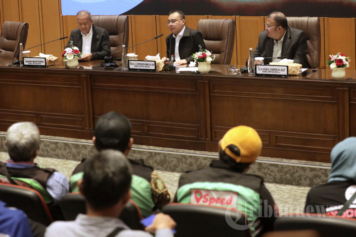 Audiensi Pimpinan DPR dengan Serikat Pekerja Transportasi