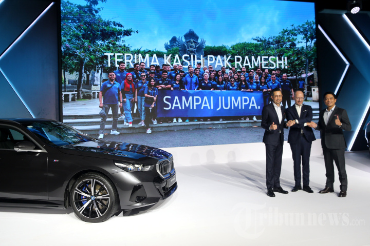 BMW i5 Touring Hadir di Indonesia