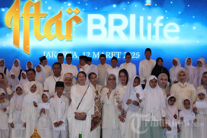 BRI Life Berbuka Puasa Bersama Anak Yatim Piatu