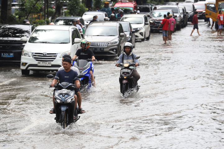 Banjir Genangi Kawasan Pangeran Tubagus Angke