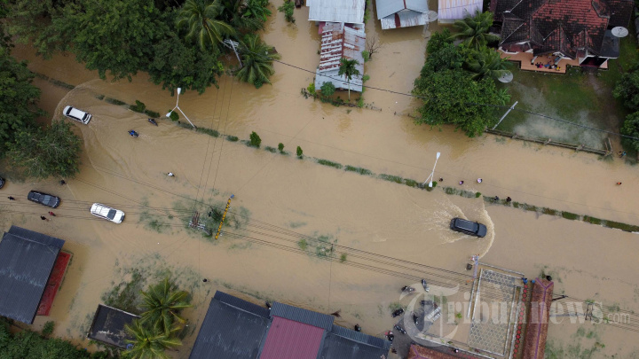 Banjir dan Longsor Kepung Aceh, Sumut Hingga Sumbar