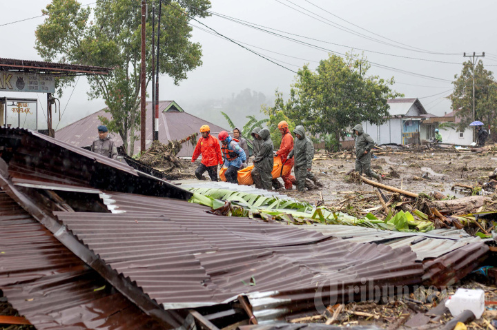 Banjir dan Longsor Kepung Aceh, Sumut Hingga Sumbar