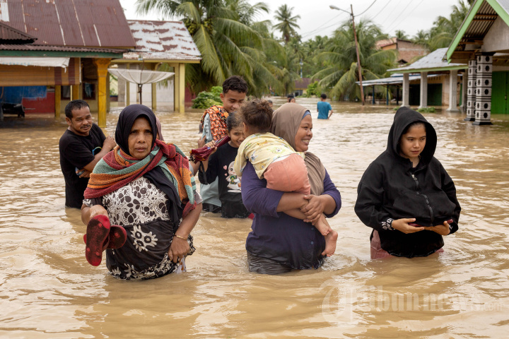 Banjir dan Longsor Kepung Aceh, Sumut Hingga Sumbar