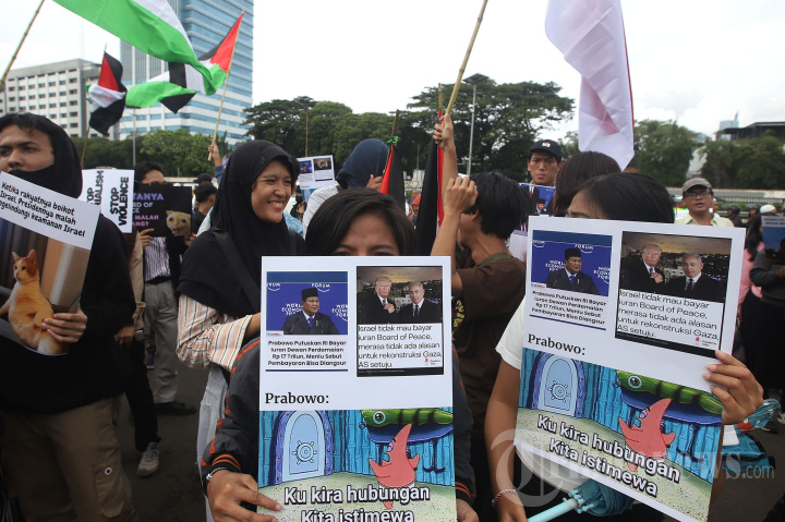 Demonstrasi di DPR Tuntut Indonesia Keluar dari BOP