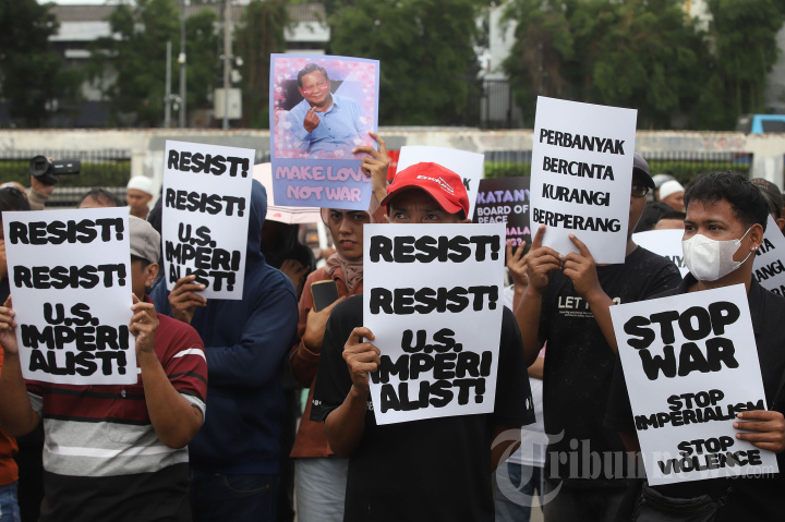 Demonstrasi di DPR Tuntut Indonesia Keluar dari BOP