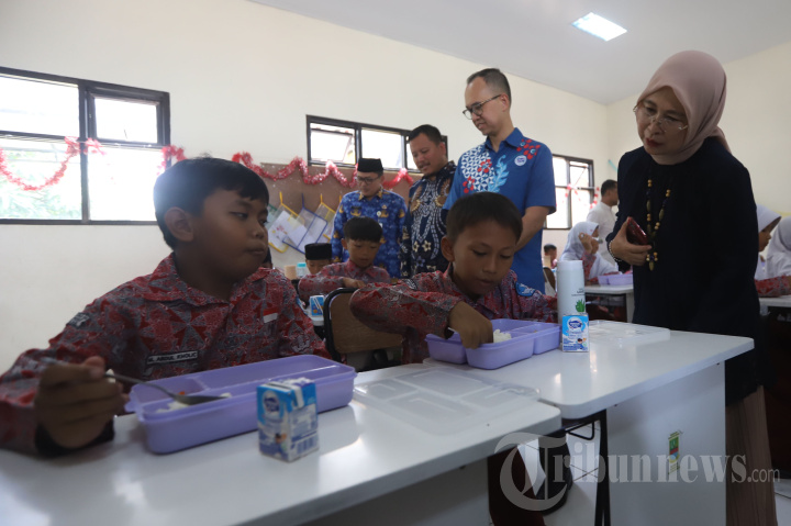 Frisian Flag Dukung Program Makan Gratis