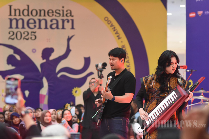 Isyana Sarasvati Meriahkan Indonesia Menari 2025 di Surabaya