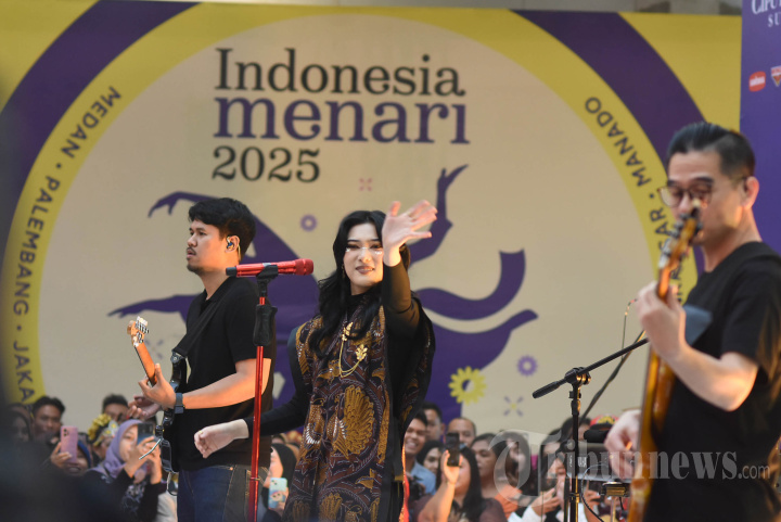 Isyana Sarasvati Meriahkan Indonesia Menari 2025 di Surabaya