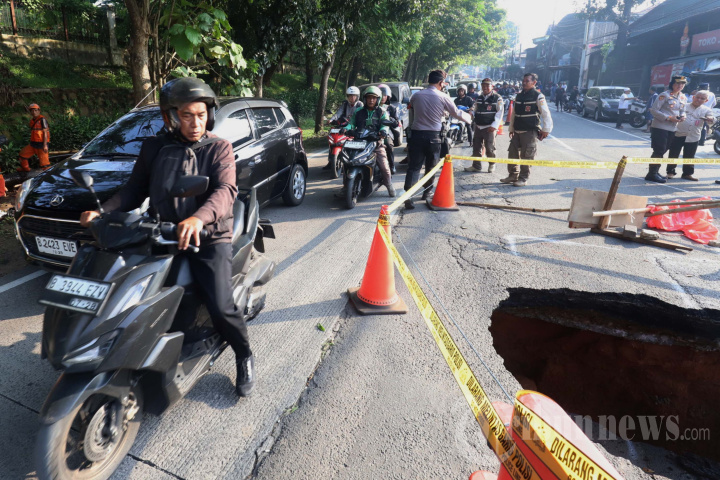 Jalan Amblas di Lenteng Agung Jakarta