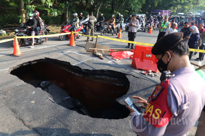 Jalan Amblas di Lenteng Agung Jakarta