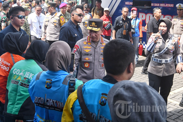 Kapolri Hadiri Apel Ojol Kamtibmas Se Jatim di Malang