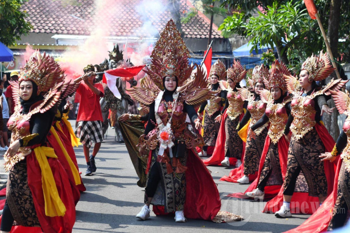 Karnaval HUT Ke-80 Kemerdekaan RI Warga Janti Utara Kota Malang