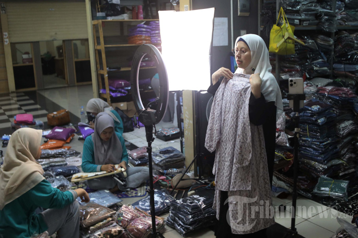 Kemendag-Minta-E-commerce-Tidak-Rugikan-Pelaku-Usaha_20260514_160000.jpg
