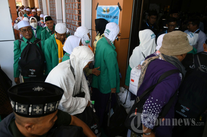Kepulangan Jamaah Haji Kloter Pertama di Asrama Haji Surabaya