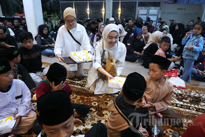McDonalds Indonesia Buka Puasa Bersama