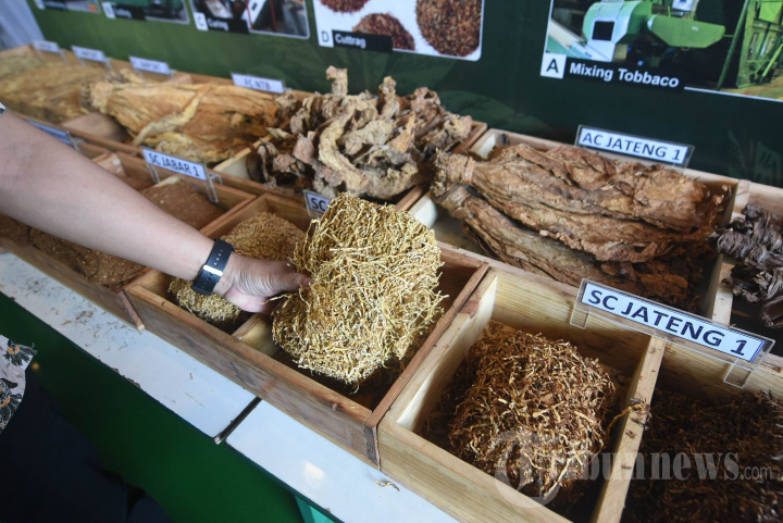 Melihat-Produksi-Rokok-SKT-Wismilak-di-PT-Gelora-Djajda-Surabaya_20260611_173557.jpg