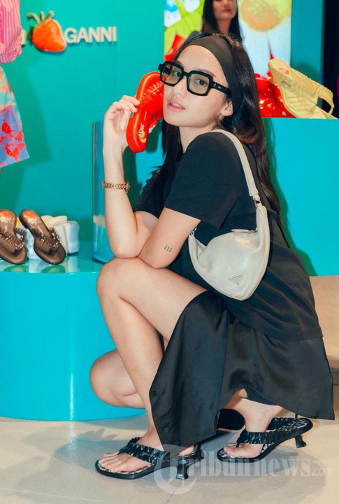 Melissa-x-GANNI-Rayakan-Spirit-Endless-Summer-dengan-Koleksi-Foo_20260522_142706.jpg