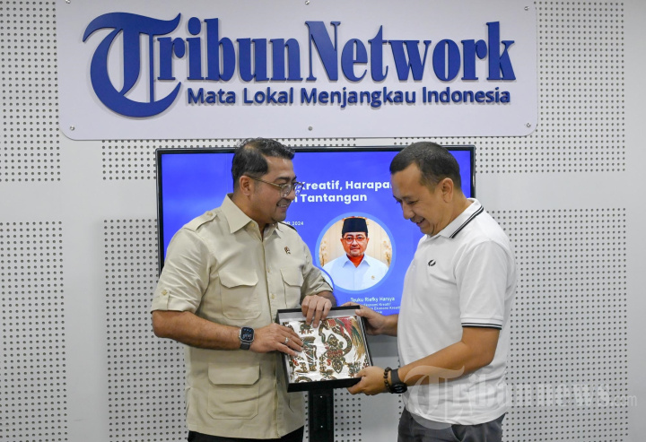 Menteri Ekonomi Kreatif Teuku Riefky Harsya Kunjungi Serambi Indonesia