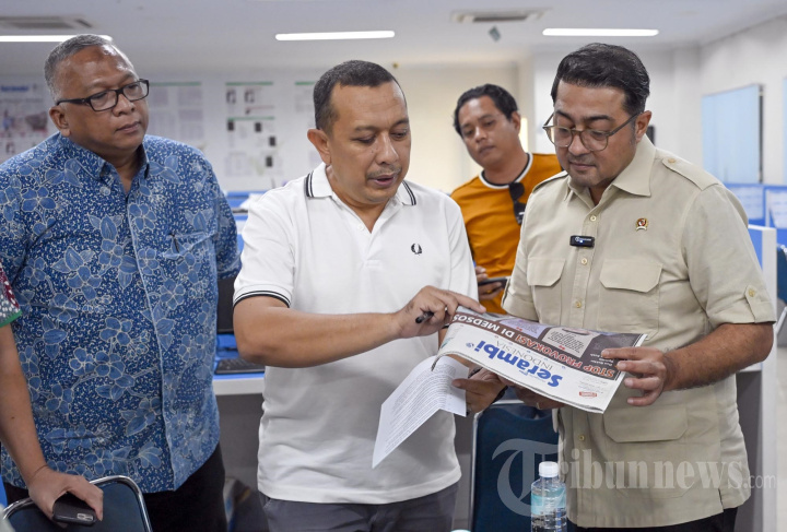 Menteri Ekonomi Kreatif Teuku Riefky Harsya Kunjungi Serambi Indonesia