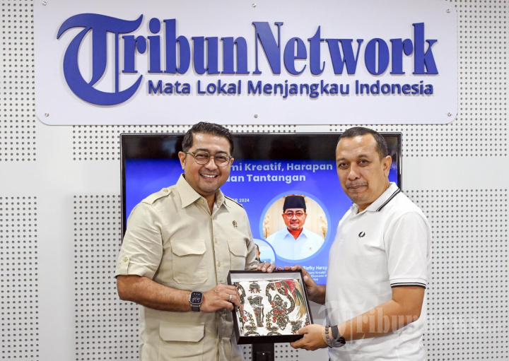 Menteri Ekonomi Kreatif Teuku Riefky Harsya Kunjungi Serambi Indonesia