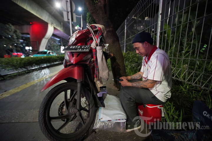 Meracik Harapan di Balik Secangkir Kopi