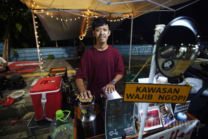 Meracik Harapan di Balik Secangkir Kopi