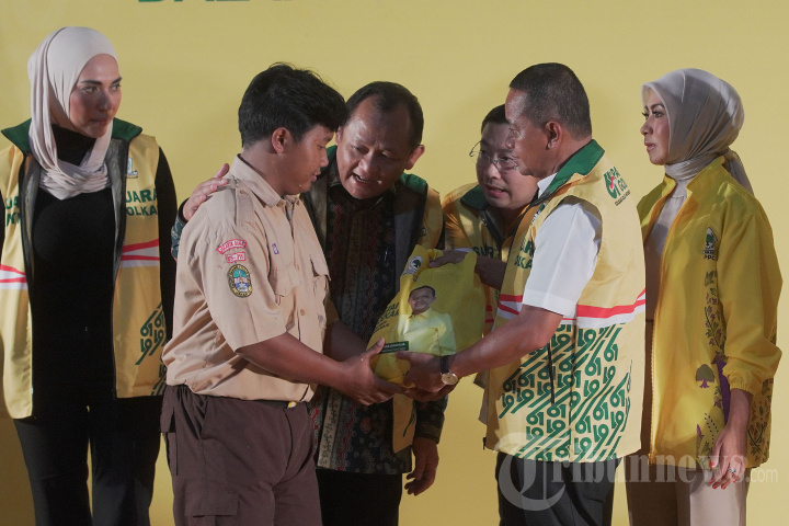 Partai Golkar Bagikan 10 ribu Paket Sembako