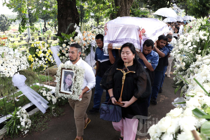 Pemakaman Ibu Maria Bernadeth Latifah Oetama