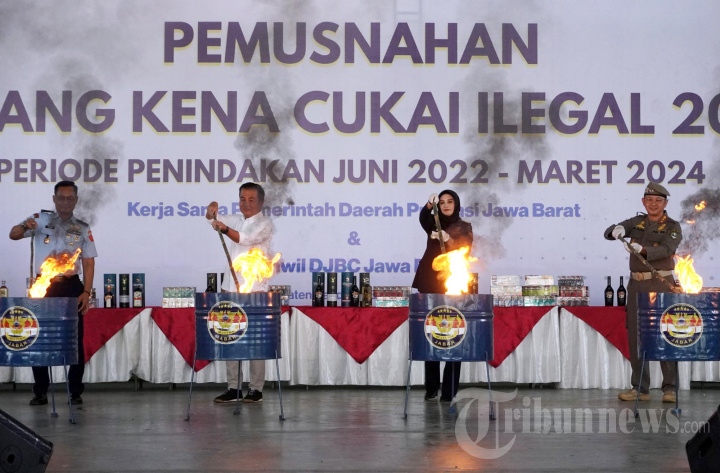 Pj Gubernur Jabar Pimpin Pemusnahan Barang Kena Cukai Ilegal 2024