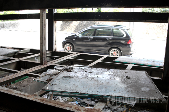 Potret Halte Transjakarta BNN Terbengkalai